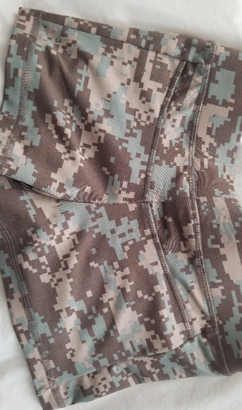 Hooters military uniform short - Picture 4 of 5